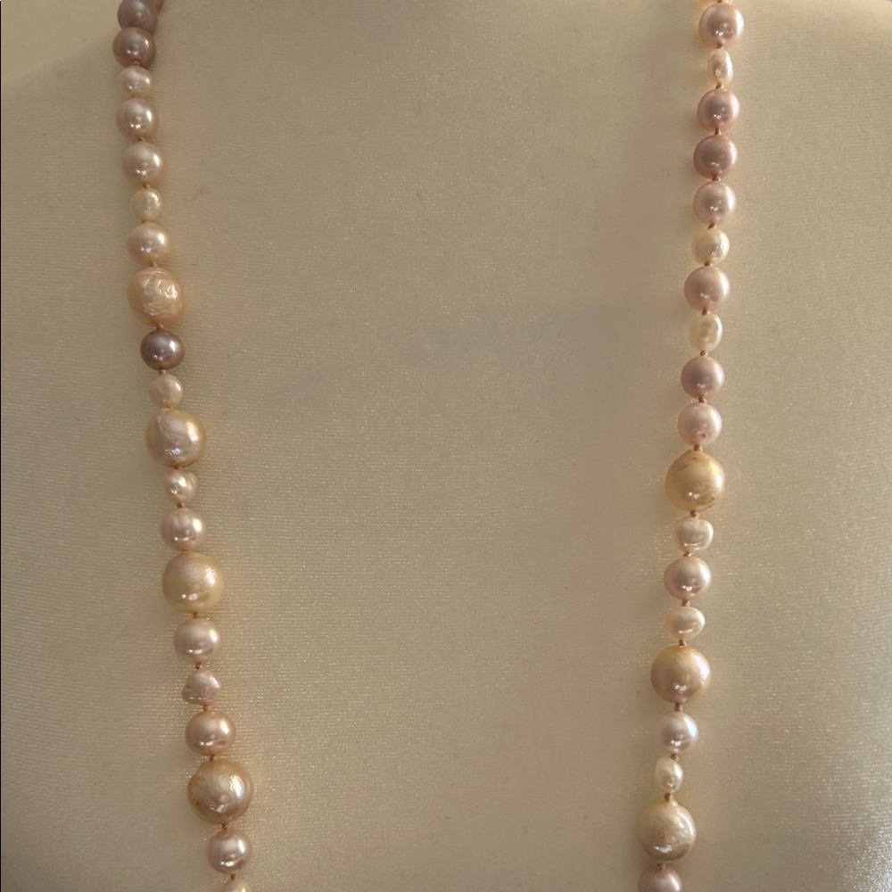 Chan Luu Pink and Cream Pearl Necklace - Picture 4 of 4